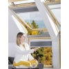 Okno dachowe PVC FAKRO PTP-V U41 – okleina sosna, z nawiewnikiem, oblachowanie RAL 7022